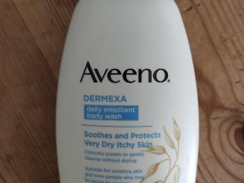 Image of Aveeno body wash.