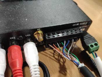 8 way terminal block plugged into amplifier