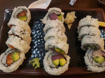Three sushi roll combo 