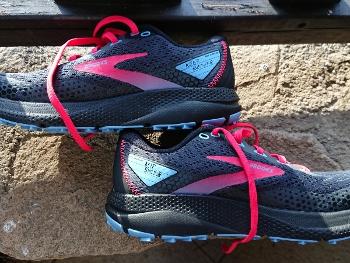 Brooks Divide 3 running shoes, complete with running goals: Keep running, keep smiling