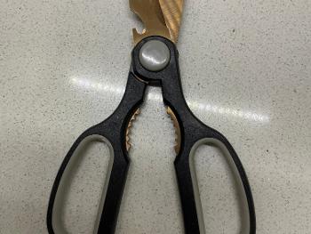 Bottle opener scissors 