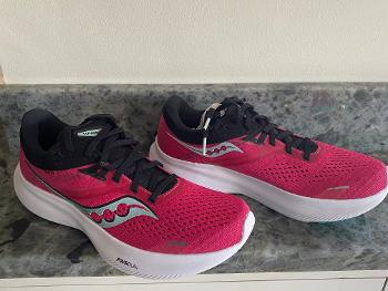 Saucony Ride 16 Rose/Black Running Shoes