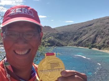 Hanauma Bay with HNL marathon medal 2019