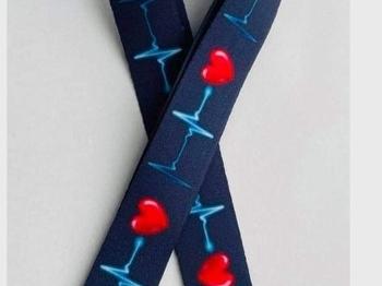 Lanyard with heart and pulse design 