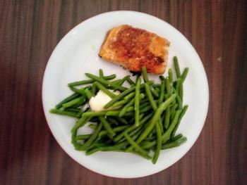 Pan seared salmon+green beans with melted butter