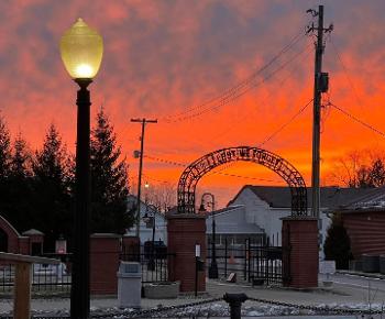 Sunrise on the Square. Knightstown, IN