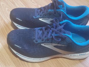 These are they - Brooks 'Ghost'. I couldn't begin to tell you how much I love them!!