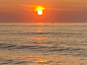 Sunrise at the ocean 