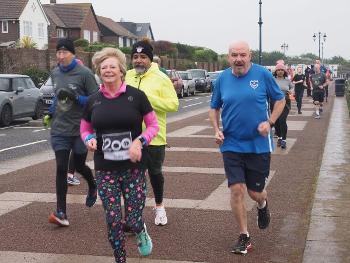 Dexy running 200th parkrun 