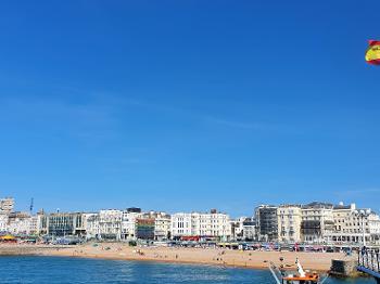 Gorgeous this morning in Brighton with a sea breeze.