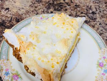 My moms lemon meringue pie ❤️